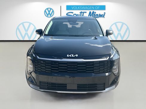 Used 2026 Kia Sportage EX FWD image 2