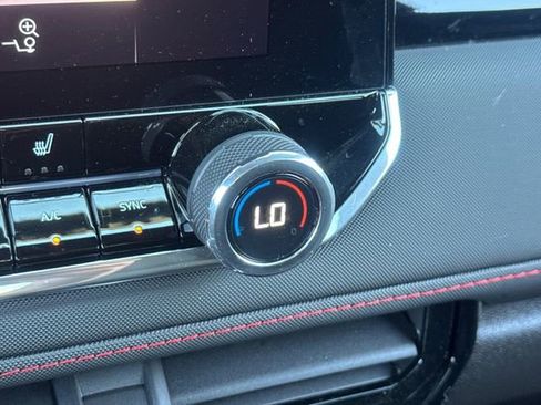 Used 2024 Chevrolet Colorado Z71 w/ Z71 Convenience Package 2 image 30