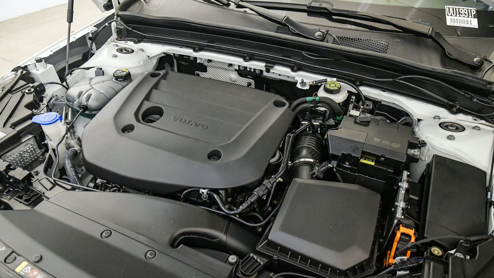 Certified 2026 Volvo XC40 B5 Plus AWD/4WD image 27