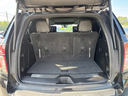 Used 2021 Chevrolet Tahoe Z71 w/ Rear Media and Nav Package AWD/4WD image 34