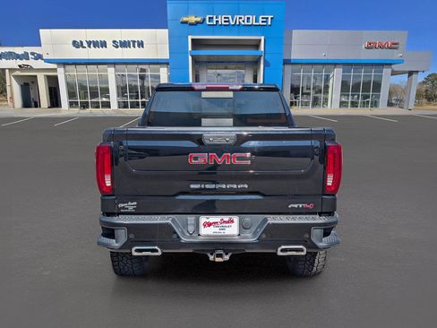 Used 2023 GMC Sierra 1500 AT4 w/ AT4 Premium Package image 9