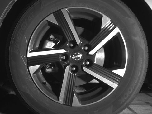 Used 2025 Nissan Sentra SV FWD image 15