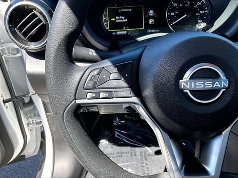 Used 2023 Nissan Kicks SV image 18