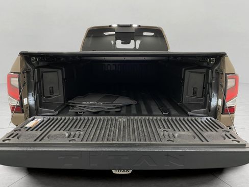 Used 2021 Nissan Titan PRO-4X w/ Pro-4x Convenience Package AWD/4WD image 7
