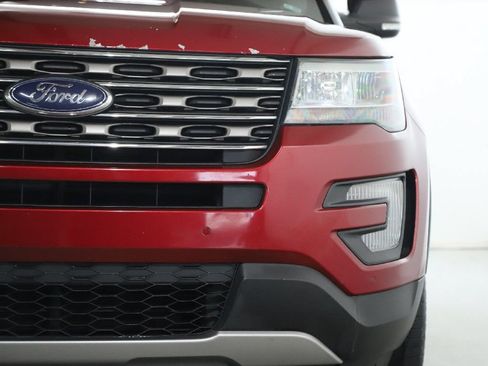 Used 2016 Ford Explorer XLT w/ Equipment Group 202A AWD/4WD image 7