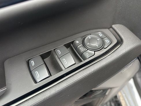 Used 2025 GMC Sierra 2500 AT4X image 16