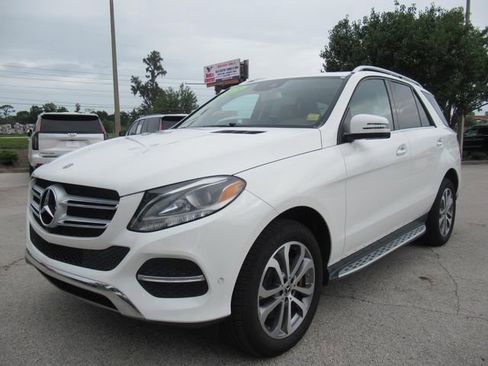 Used 2019 Mercedes-Benz GLE 400 4MATIC image 3