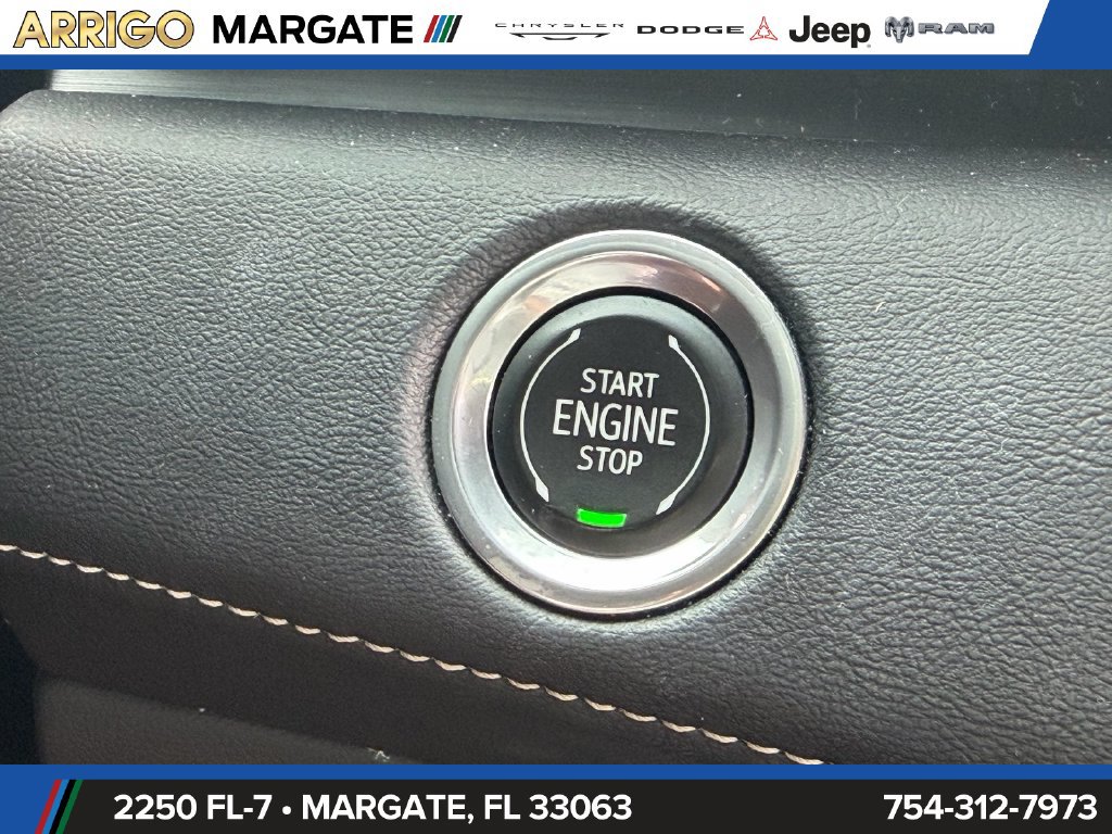 Used 2023 Cadillac Escalade ESV Luxury RWD image 29
