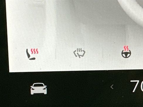 Used 2023 Tesla Model 3 Standard Range image 16