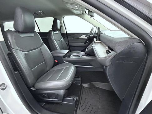 Used 2025 Ford Explorer Active w/ Active Comfort Package AWD/4WD image 15