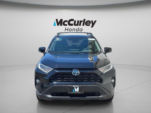 Used 2021 Toyota RAV4 XLE Premium AWD/4WD image 8