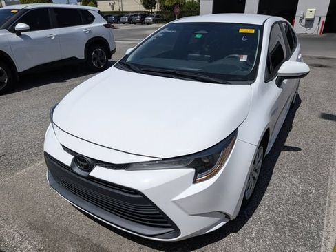 Certified 2023 Toyota Corolla LE FWD image 2
