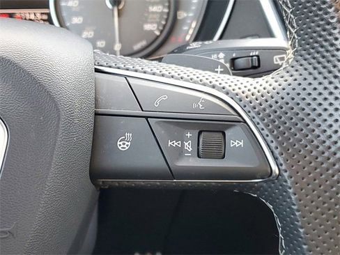 Used 2022 Audi SQ5 Premium w/ Convenience Package image 23