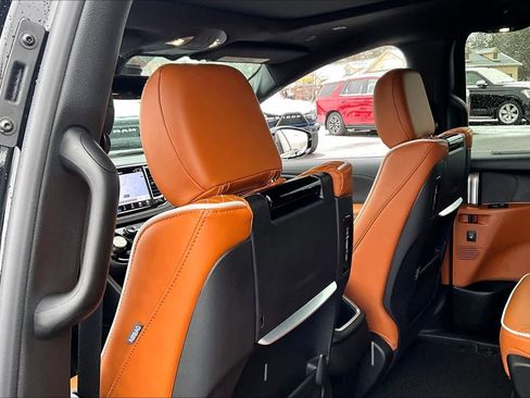 New 2026 Chrysler Pacifica Pinnacle w/ Trailer Tow Group image 12