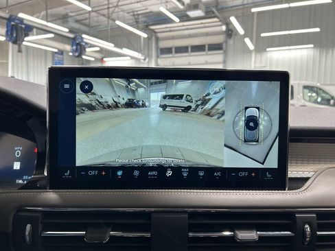 Certified 2025 Lincoln Corsair AWD w/ Equipment Group 101A image 22