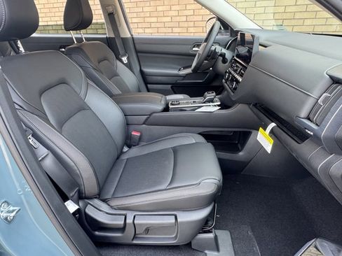 New 2026 Nissan Pathfinder SL image 8