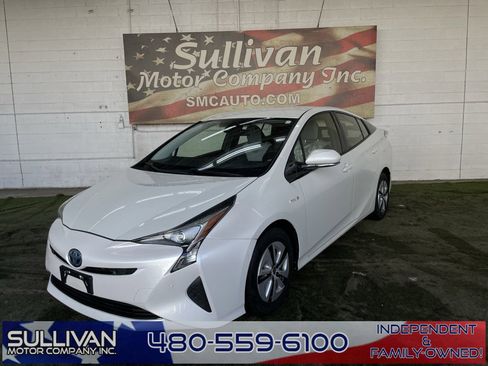 Used 2017 Toyota Prius Two image 1