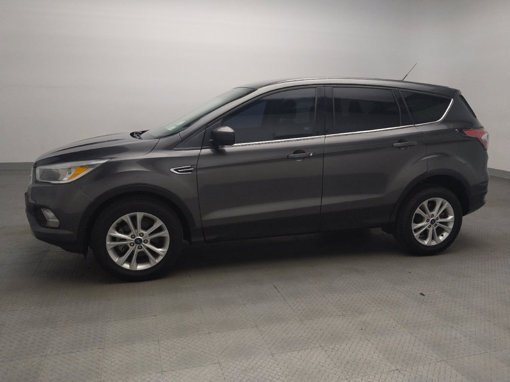 Used 2017 Ford Escape SE FWD image 2
