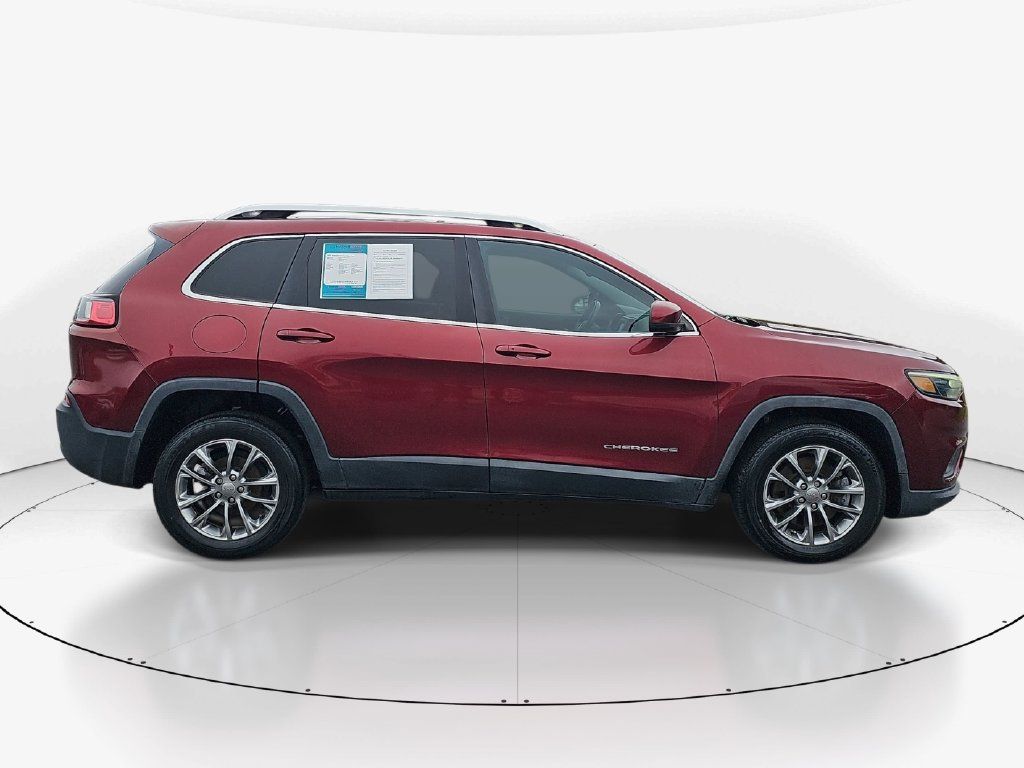 Used 2019 Jeep Cherokee Latitude Plus w/ Comfort/Convenience Group FWD image 5
