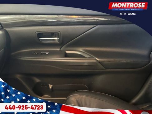 Used 2017 Mitsubishi Outlander GT AWD/4WD image 12