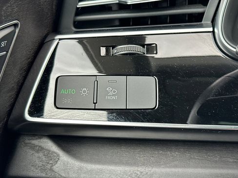 Used 2023 Audi Q8 Premium Plus w/ Premium Plus Package image 32