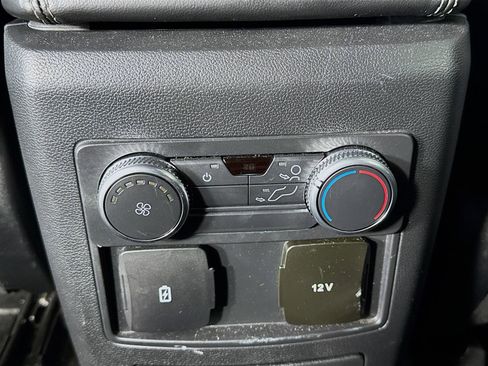 Used 2022 Ford Explorer XLT w/ Equipment Group 202A image 24