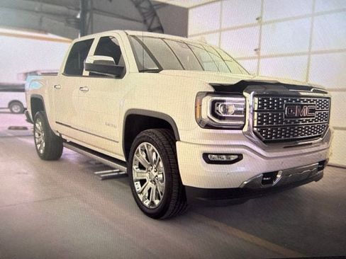 Used 2018 GMC Sierra 1500 Denali w/ Denali Ultimate Package AWD/4WD image 1