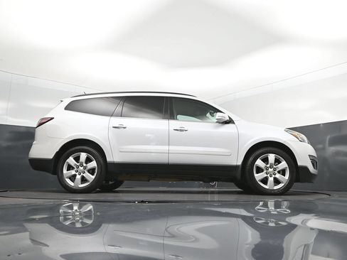 Used 2016 Chevrolet Traverse LT w/ Traveler's Package FWD image 43