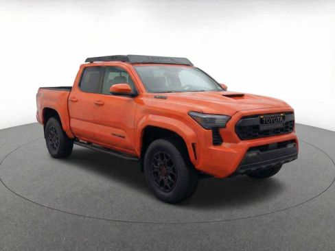 Used 2024 Toyota Tacoma TRD Sport w/ TRD Sport Premium Package image 4