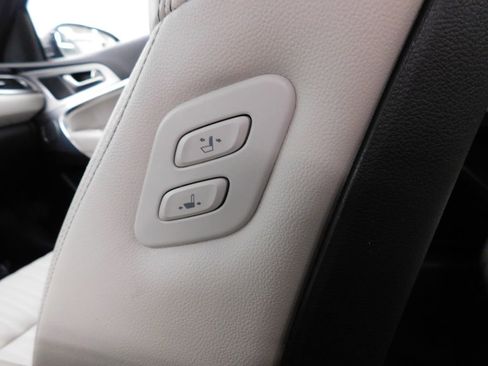 Used 2023 Genesis G70 2.0T w/ Sport Prestige Package image 18