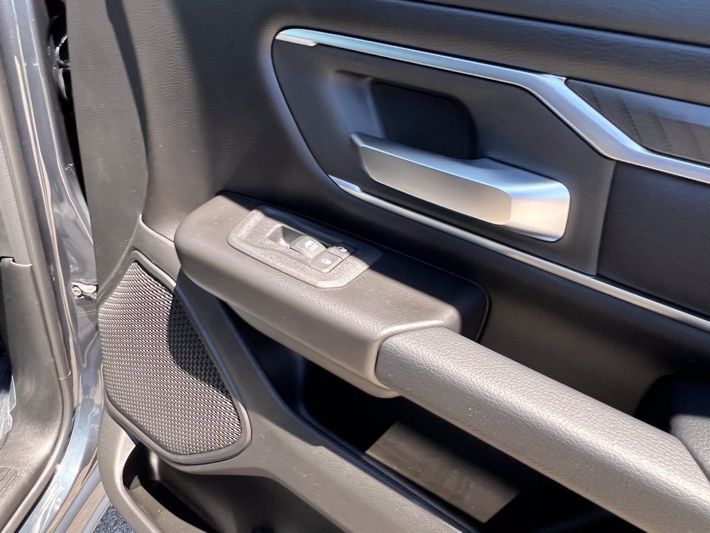 New 2026 RAM 1500 Big Horn AWD/4WD image 16