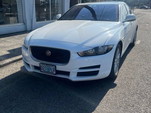 Used 2019 Jaguar XE Premium RWD image 1