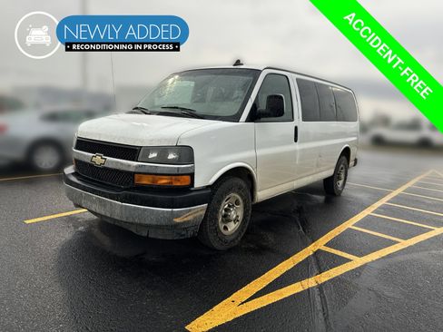 Used 2017 Chevrolet Express 2500 LT w/ LT Preferred Equipment Group RWD image 1