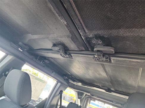 New 2025 Ford Bronco 4-Door image 15