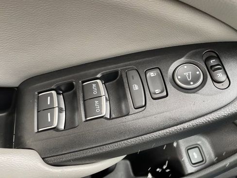 Certified 2018 Honda Accord EX-L image 12