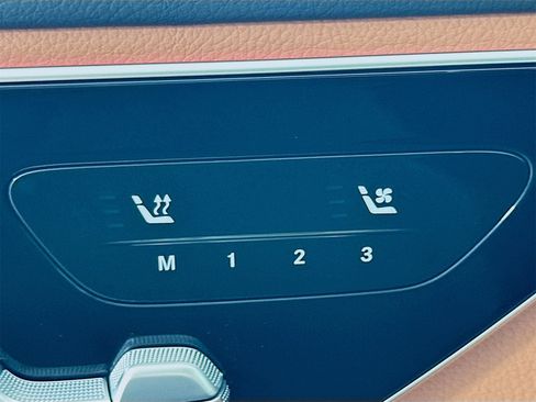 Used 2025 Mercedes-Benz C 300 Sedan image 21