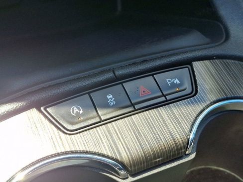 Certified 2023 GMC Acadia SLT w/ Technology Package AWD/4WD image 27