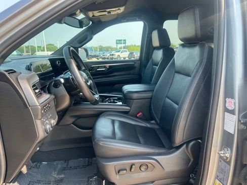 Certified 2025 Chevrolet Suburban Z71 AWD/4WD image 11