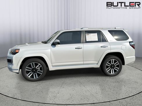 Used 2024 Toyota 4Runner Limited RWD image 3