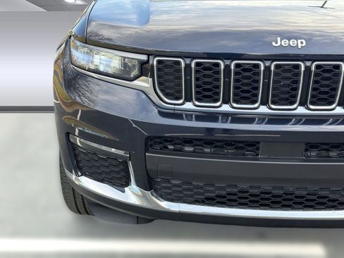 Used 2024 Jeep Grand Cherokee L Limited image 11
