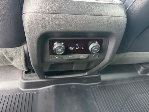 Used 2026 Chevrolet Traverse High Country w/ LPO, Floor Liner Package AWD/4WD image 8