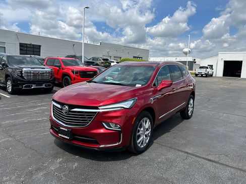 Certified 2024 Buick Enclave Essence w/ Experience Buick Package FWD image 6