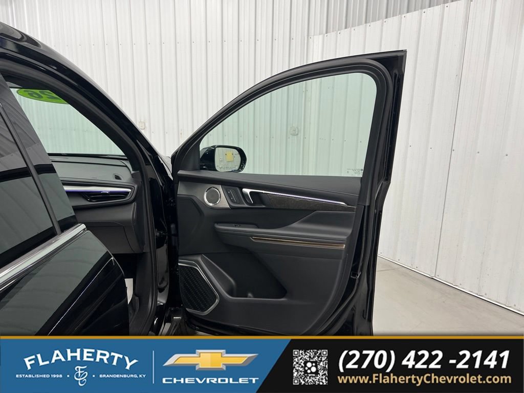 Used 2026 Buick Enclave Avenir w/ Super Cruise Package AWD/4WD image 14