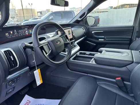 New 2025 Ford Expedition Platinum w/ Stealth Performance Package image 24