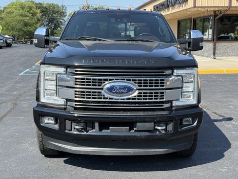 Used 2017 Ford F250 Platinum w/ Platinum Ultimate Package AWD/4WD image 3