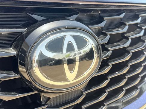 Used 2021 Toyota Highlander XSE FWD image 7