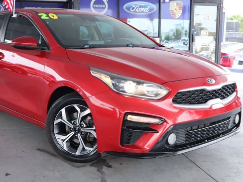 Used 2020 Kia Forte LXS FWD image 2