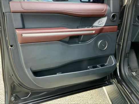 Used 2022 Ford Expedition Max Limited RWD image 21
