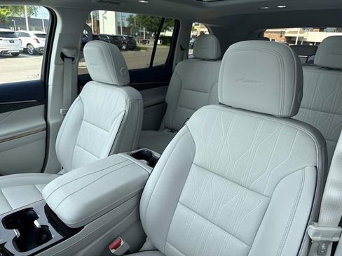 Used 2026 Buick Enclave Avenir w/ Super Cruise Package AWD/4WD image 20