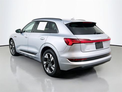 Certified 2022 Audi e-tron Premium w/ Convenience Plus Package image 5